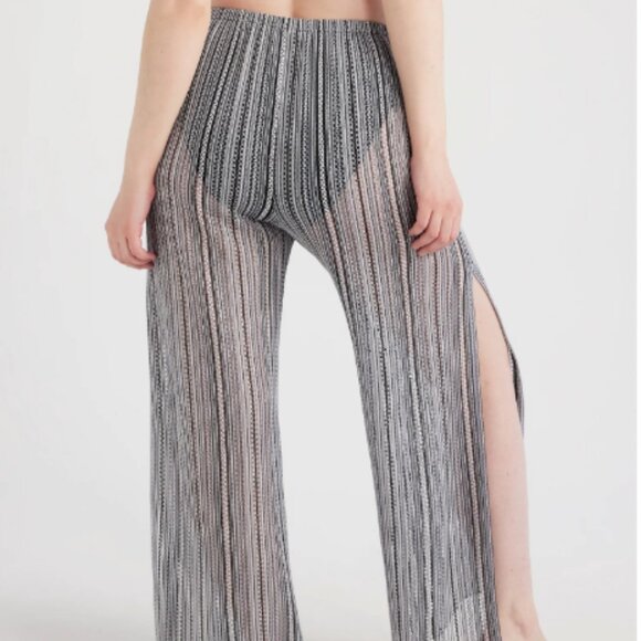 TIME AND TRU - Women's Crochet Coverup Pants - Size Medium - Picture 4 of 7